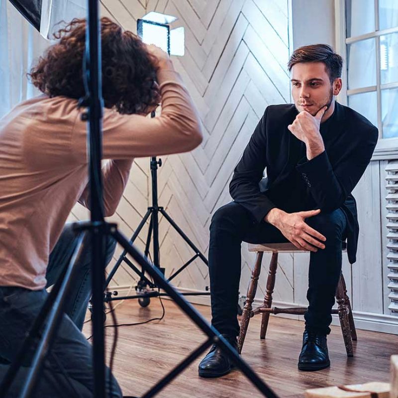 photo-shooting-at-the-studio-a-handsome-young-guy-resize